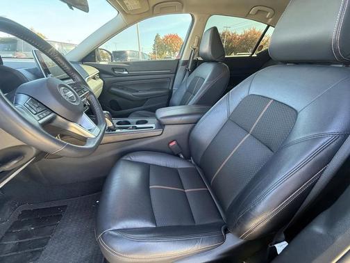 2022 Nissan Altima SR FWD