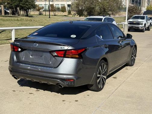 2022 Nissan Altima SR FWD