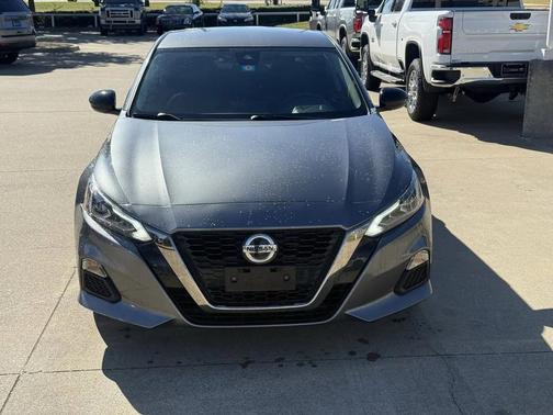 2022 Nissan Altima SR FWD