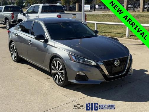 2022 Nissan Altima SR FWD