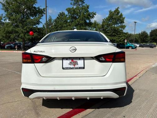 White 2025 Nissan Altima SV FWD