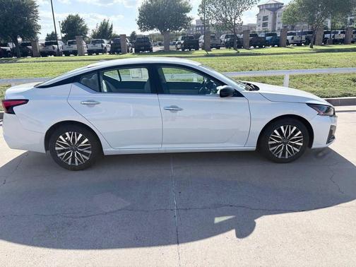 White 2025 Nissan Altima SV FWD