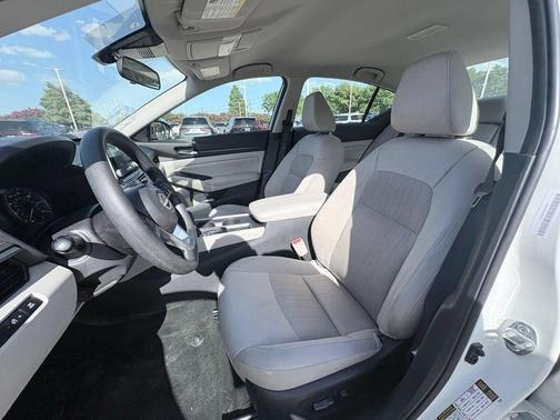 White 2025 Nissan Altima SV FWD