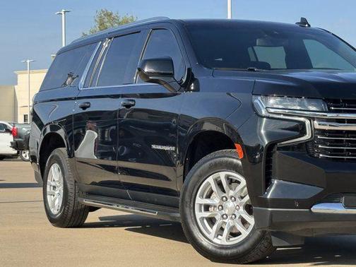 2023 Chevrolet Suburban LT