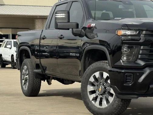 2026 Chevrolet Silverado 2500 Custom