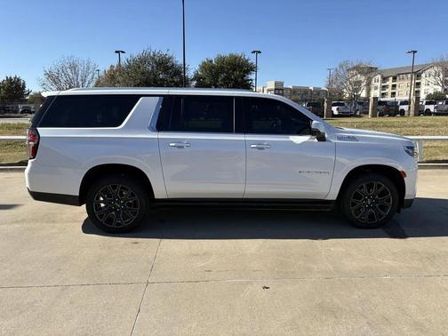2023 Chevrolet Suburban 4WD High Country