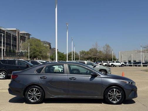 Gravity Gray 2022 Kia Forte LXS