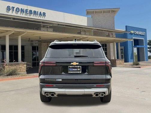 Mosaic Black Metallic 2026 Chevrolet Traverse LT