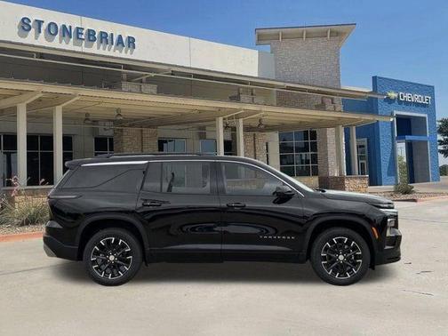 Mosaic Black Metallic 2026 Chevrolet Traverse LT