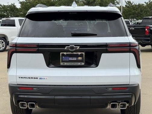 Polar White Tricoat 2026 Chevrolet Traverse LT