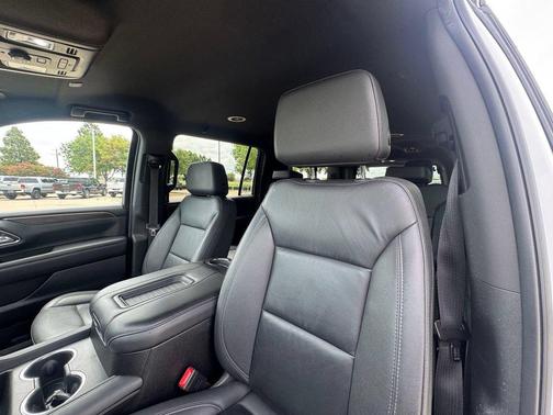 Summit White 2024 Chevrolet Suburban LT