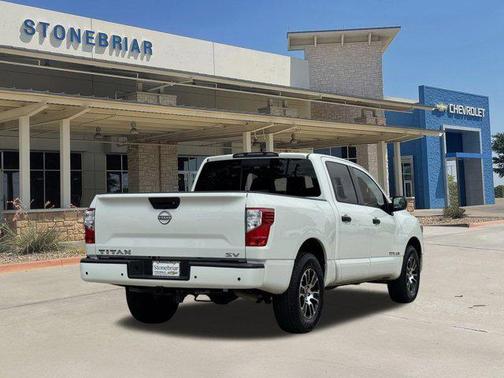 2023 Nissan Titan SV