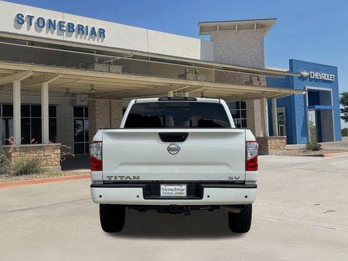2023 Nissan Titan SV