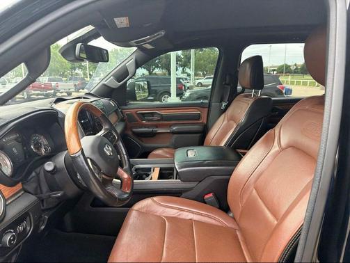 Diamond Black Crystal Pearlcoat 2020 RAM 1500 Longhorn