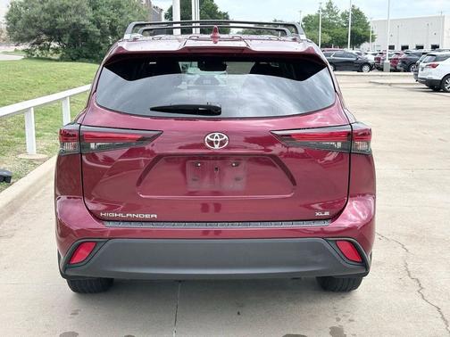 Ruby Flare Pearl 2024 Toyota Highlander XLE