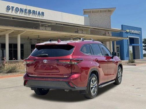 Ruby Flare Pearl 2024 Toyota Highlander XLE