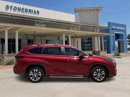 Ruby Flare Pearl 2024 Toyota Highlander XLE