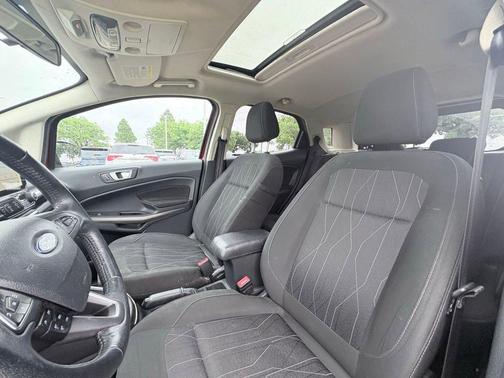 Ruby Red Metallic Tinted Clearcoat 2019 Ford EcoSport SE