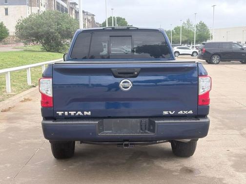 Deep Blue Pearl Metallic 2021 Nissan Titan SV