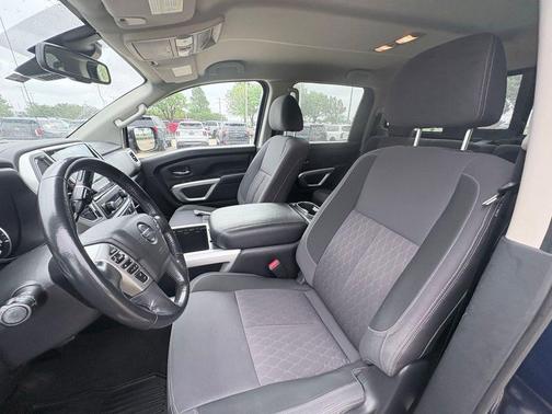 Deep Blue Pearl Metallic 2021 Nissan Titan SV