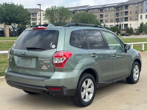 Jasmine Green Metallic 2016 Subaru Forester 2.5i Premium