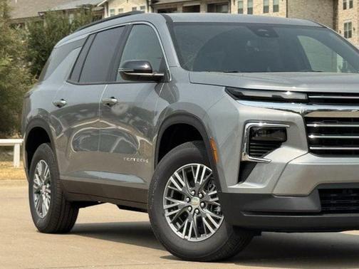 Sterling Gray Metallic 2027 Chevrolet Traverse LT