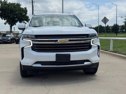 Summit White 2024 Chevrolet Suburban LT