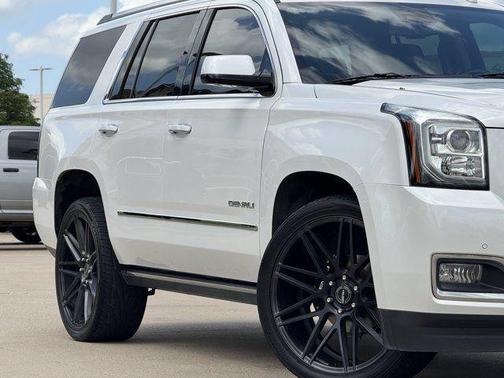 White Frost Tricoat 2020 GMC Yukon Denali