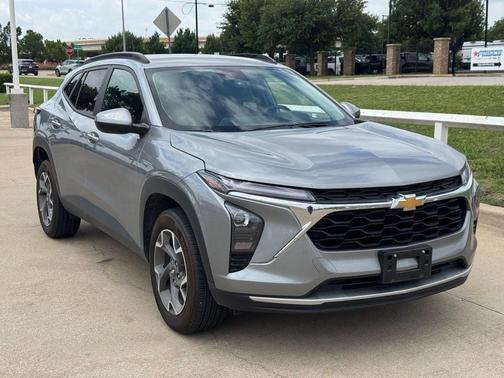 Sterling Gray Metallic 2025 Chevrolet Trax LT