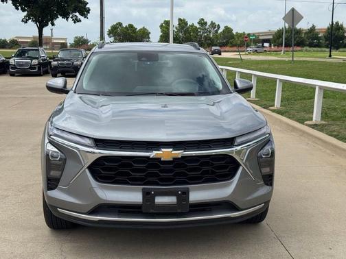 Sterling Gray Metallic 2025 Chevrolet Trax LT