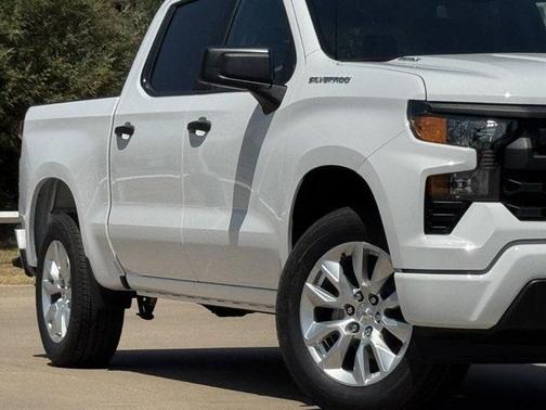 Summit White 2026 Chevrolet Silverado 1500 Custom
