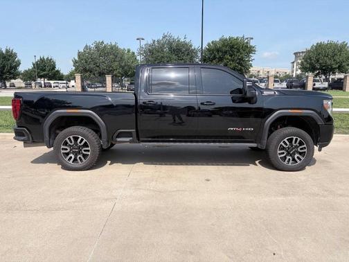 Onyx Black 2022 GMC Sierra 2500 AT4