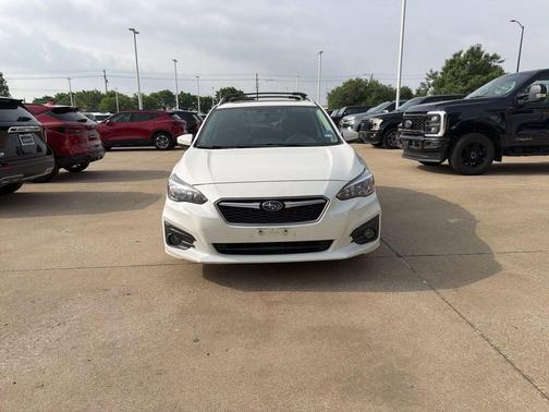 Crystal White Pearl 2018 Subaru Impreza 2.0i Premium
