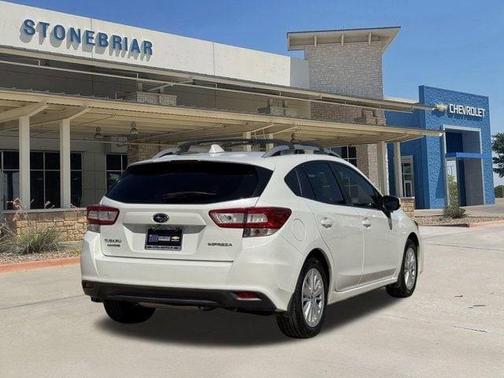 Crystal White Pearl 2018 Subaru Impreza 2.0i Premium
