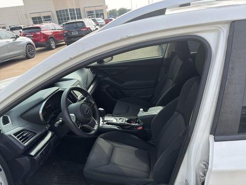 Crystal White Pearl 2018 Subaru Impreza 2.0i Premium