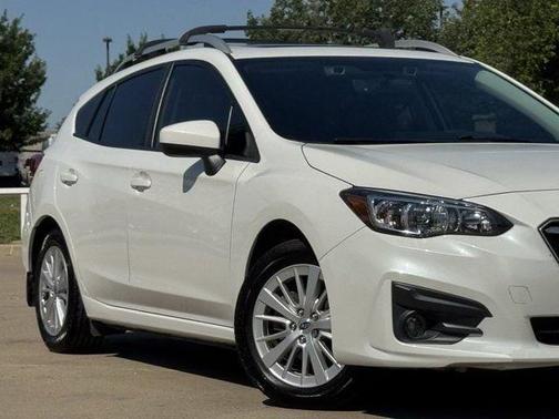 Crystal White Pearl 2018 Subaru Impreza 2.0i Premium