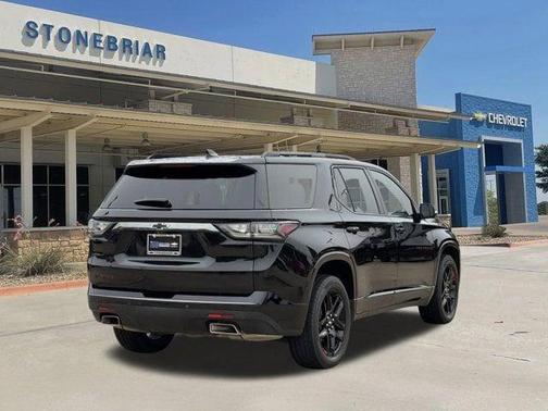 Mosaic Black Metallic 2021 Chevrolet Traverse Premier