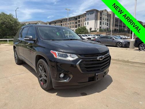 Mosaic Black Metallic 2021 Chevrolet Traverse Premier