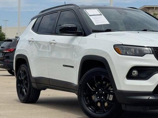 Bright White Clearcoat 2023 Jeep Compass Latitude