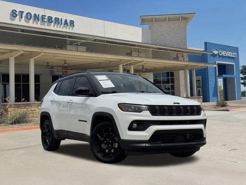 Bright White Clearcoat 2023 Jeep Compass Latitude