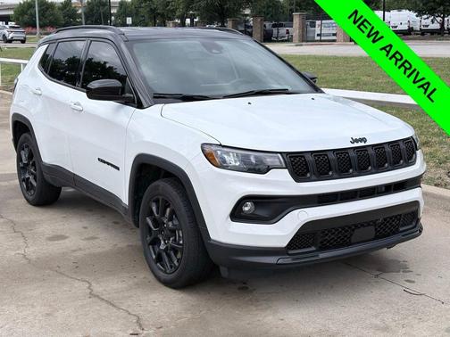 Bright White Clearcoat 2023 Jeep Compass Latitude