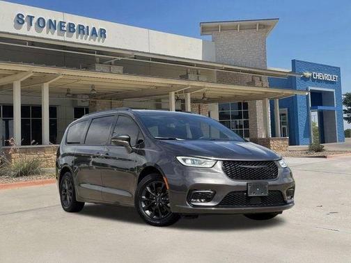 Granite Crystal Metallic Clearcoat 2021 Chrysler Pacifica Touring L