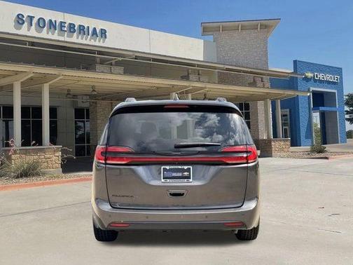 Granite Crystal Metallic Clearcoat 2021 Chrysler Pacifica Touring L
