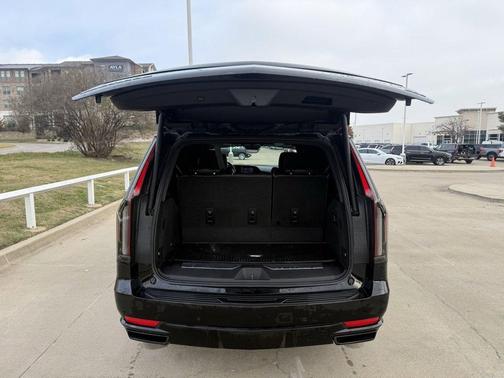 2022 Cadillac Escalade Sport