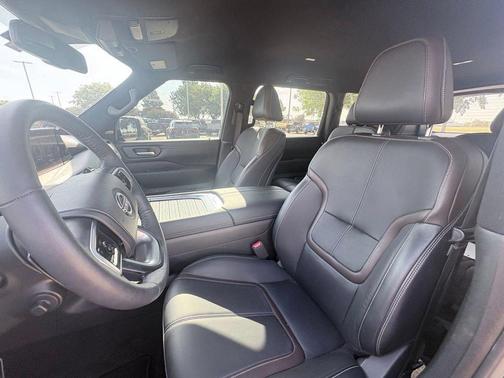 Super Black 2025 Nissan Armada SL 2WD