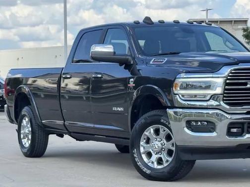 2021 RAM 3500 Laramie Crew Cab 4x4 8' Box