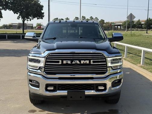 2021 RAM 3500 Laramie Crew Cab 4x4 8' Box