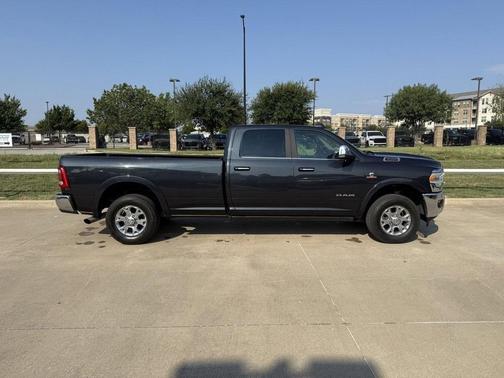 2021 RAM 3500 Laramie Crew Cab 4x4 8' Box