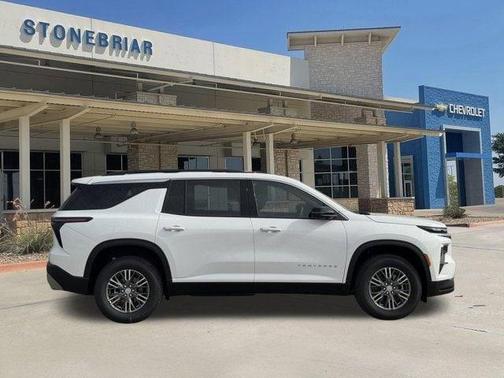 Summit White 2026 Chevrolet Traverse LT