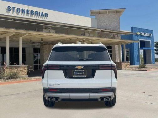 Summit White 2026 Chevrolet Traverse LT